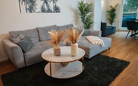 Global Living - Design Apartment I Central I Beamer I Kitchen I Terrace I Berlin