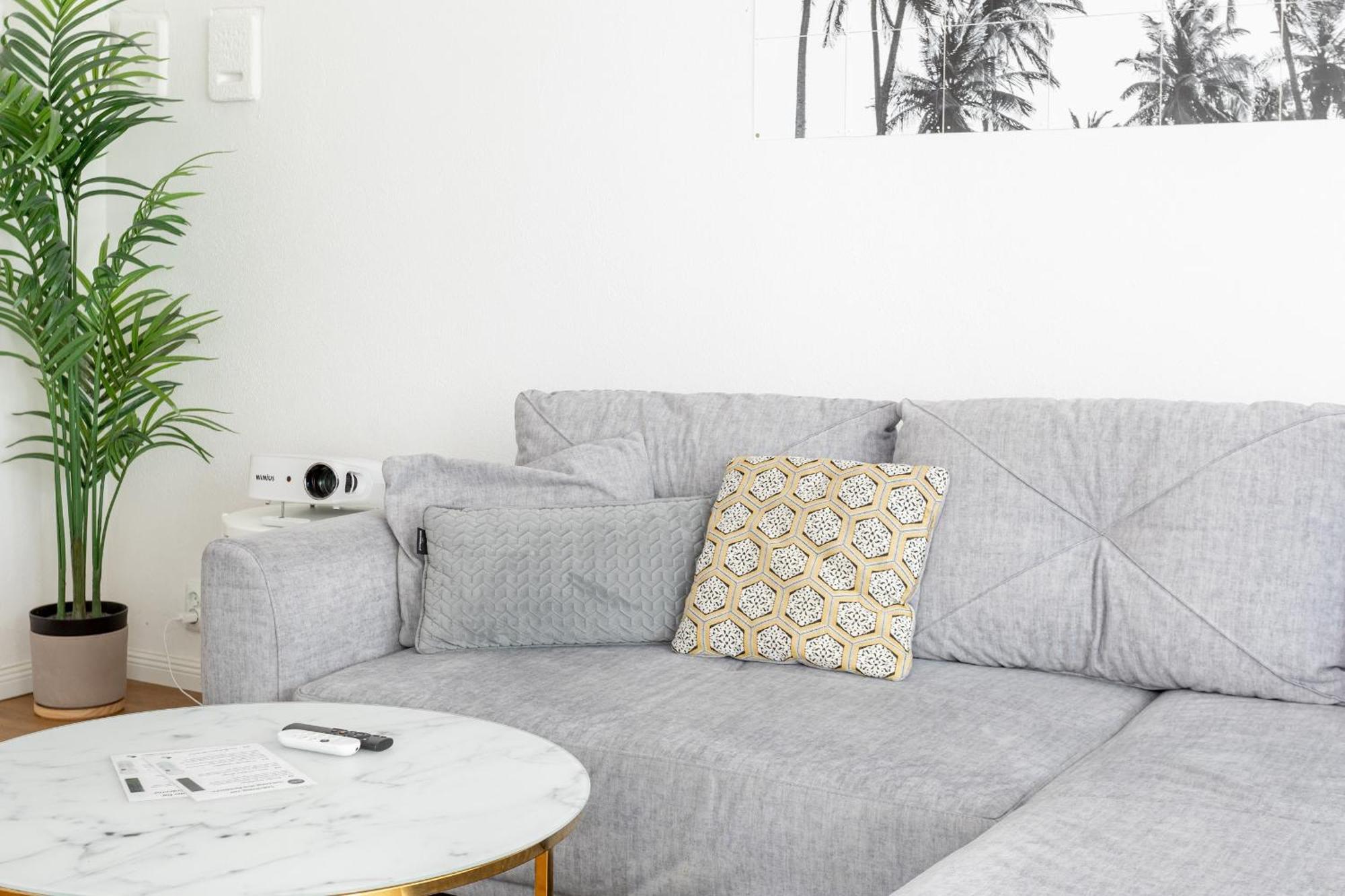 Global Living - Design Apartment I Central I Beamer I Kitchen I Terrace I Berlijn Buitenkant foto